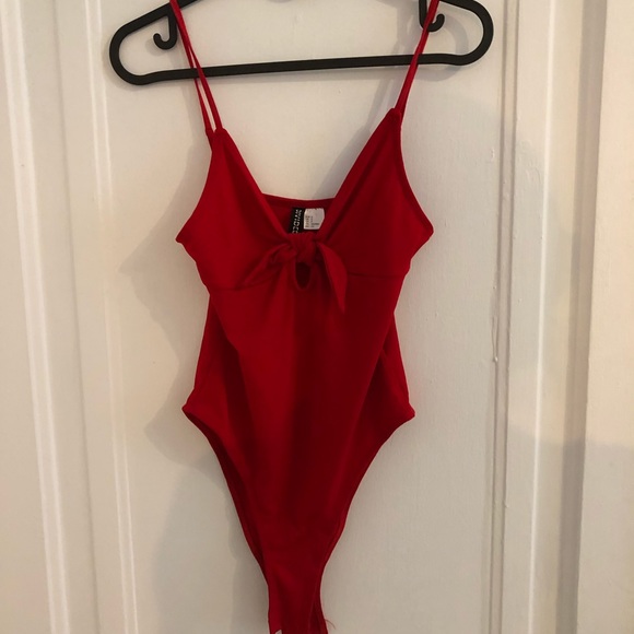 Red bodysuit from H&M - Picture 1 of 1